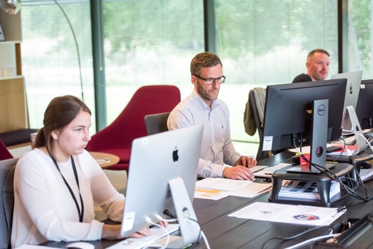 What You Need to Build an Internal IT Service Desk
