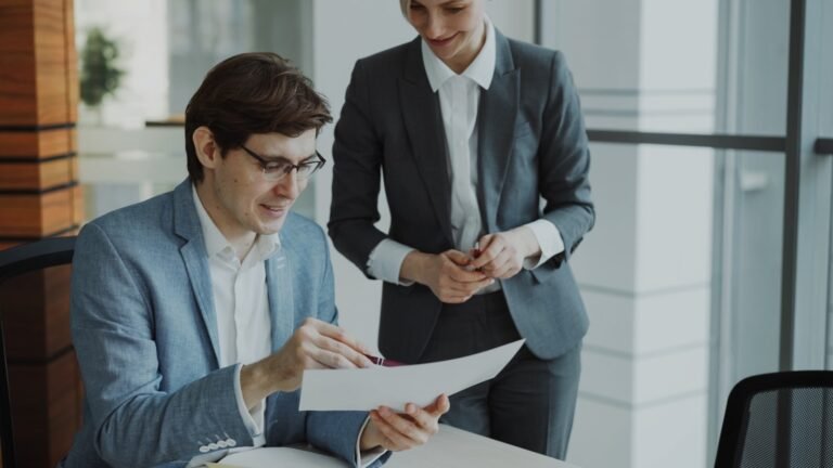 Knowledge Management Challenges: 9 Common Issues and How to Fix Them